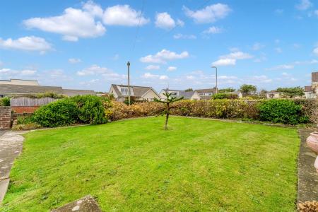Margaret Road - Side garden