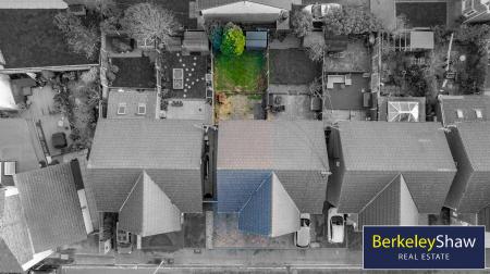 124697ad-57 20Vale 20Road-3.jpg