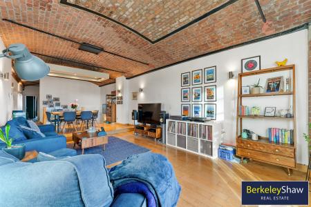 Living room/dining area (3)