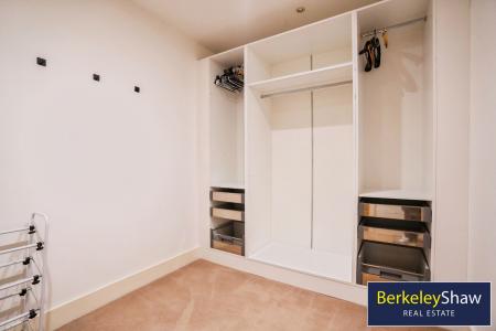 Walk-In Wardrobe