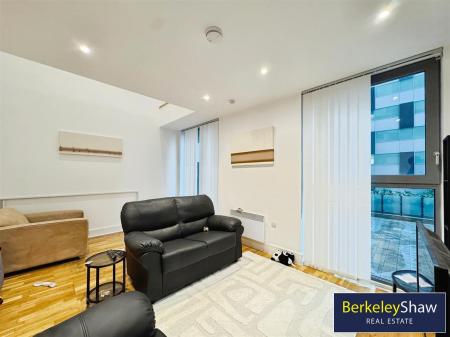 Living room/bedroom 3