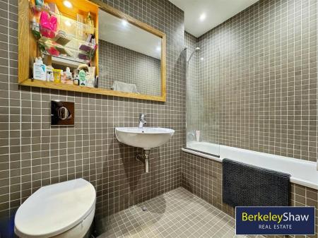 En-suite bathroom