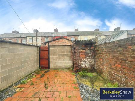 72e2e990--4FF6-B4E0-FFE24740D423-81916-00000C298E6