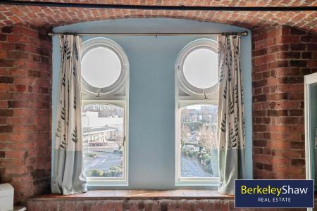 Guest bedroom feature