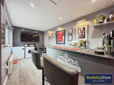 Converted Garage - OFFICE/BAR