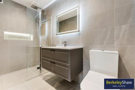 Ensuite to Bedroom 2