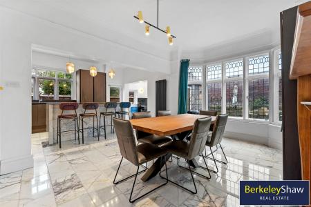 47 CORONATION DRIVE -24.jpg