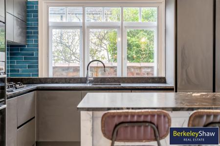 47 CORONATION DRIVE -64.jpg