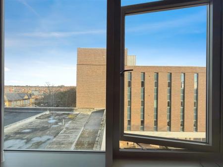 b7a9a92f--4F7F-B5C1-3470D2041EB1-21211-00000361310