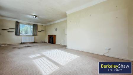 Living/dining room (3)