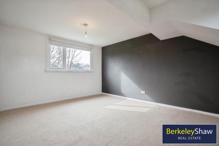 Bedroom 2 - 1st Floor