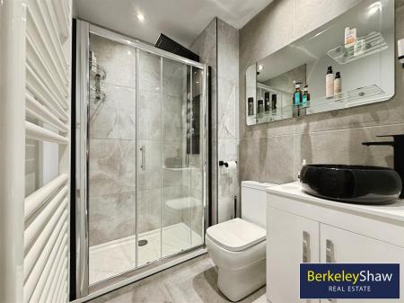 Bedroom 1 En Suite