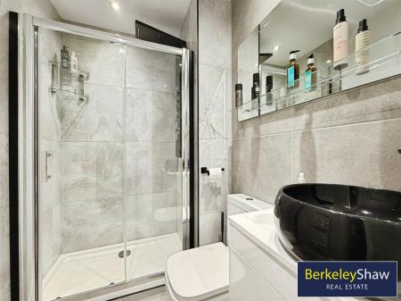 Bedroom 1 En Suite