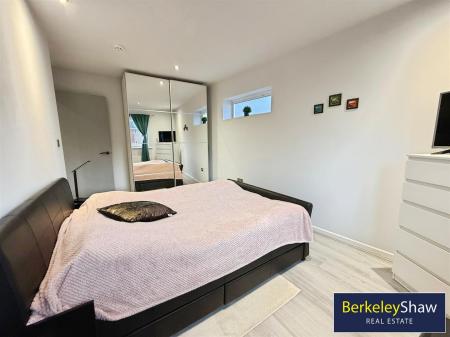 Bedroom 1 (Master)