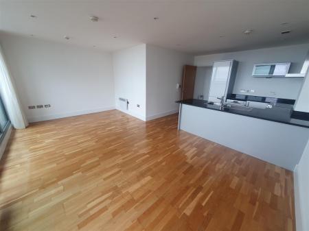 Lounge / Kitchen