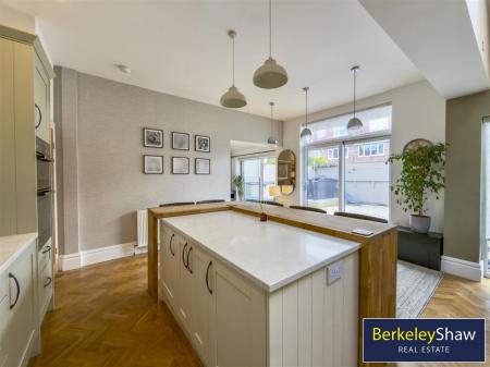 tlc_dc3eee6b-6ab1-4003-8dbb-0de1ed0d83bc_a52b2dc.j