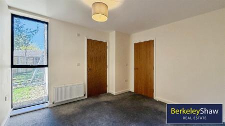 Master bedroom (2)