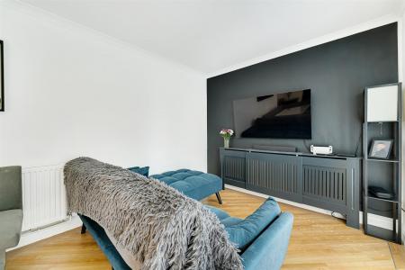 Lounge/Dining Area