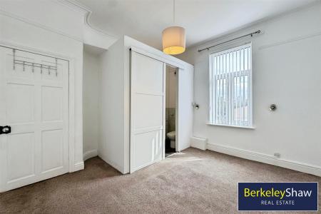 Bedroom 2 (2)