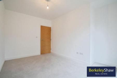 Bedroom 2 (2)