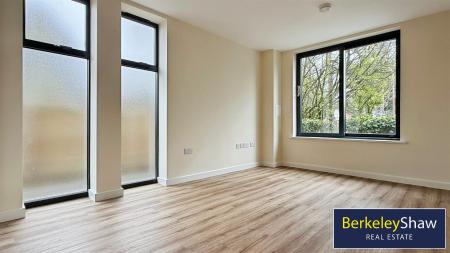 Open plan kitchen diner/living area (5)