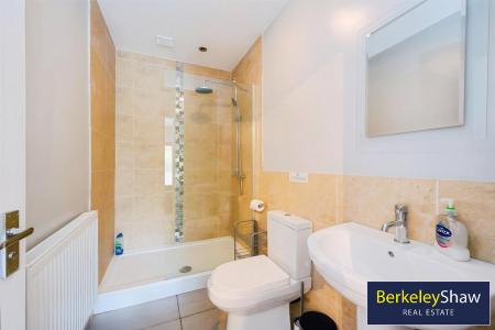 Bedroom 5 En-suite