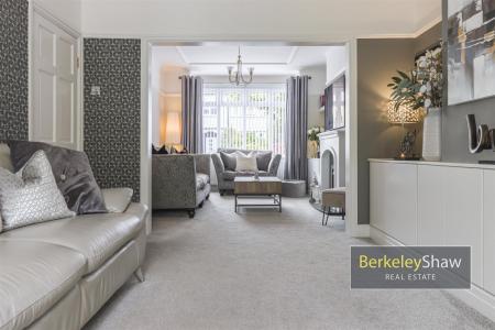 Through living room/dining room (3)