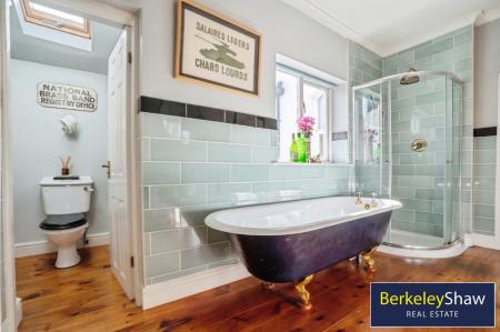 Main Bathroom