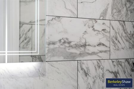 En-suite (Bedroom 1)