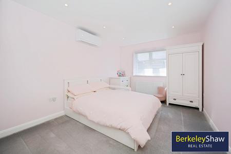 Stoneleigh Park, Thornton