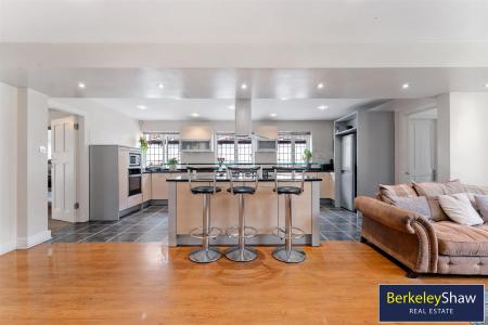 Kitchen/Dining