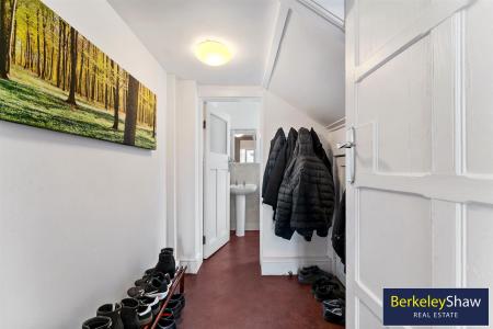 Cloakroom/Storage