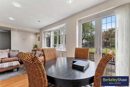 Kitchen/Dining