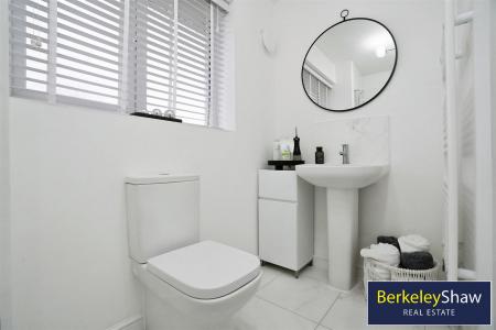 Ensuite (Bedroom1)