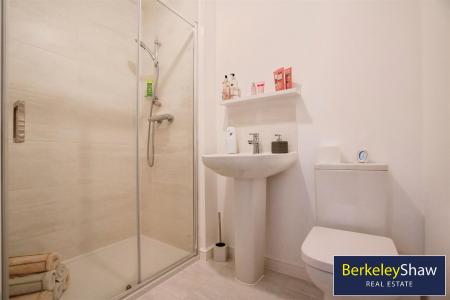 Ensuite (Bedroom 2)