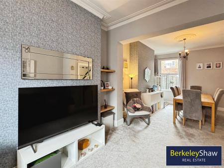 Living room (2)