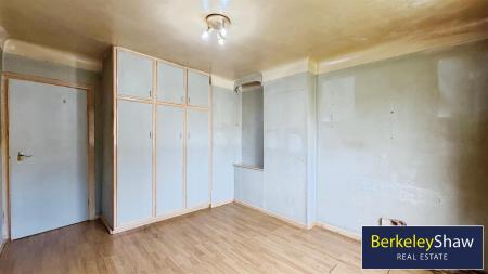 Bedroom 2 (2)