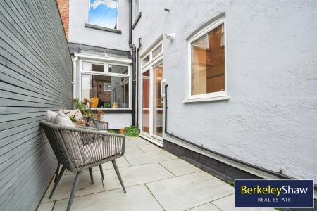 Rear yard (3)