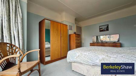 Bedroom 2 (2)