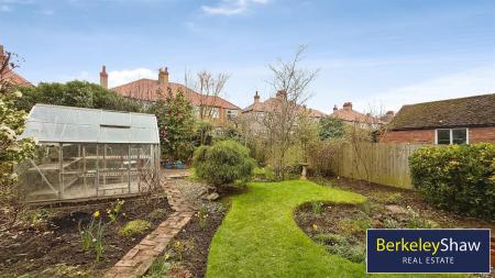 Rear garden (3)