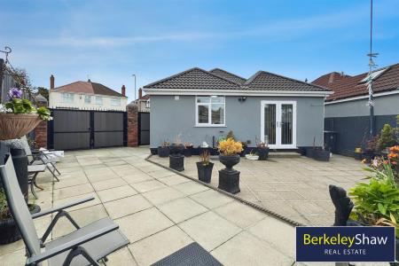 Rear garden (3)