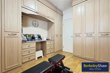 Bedroom 2 (2)