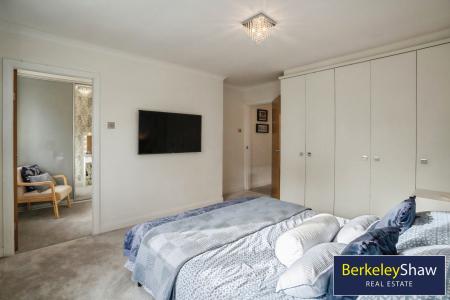 Bedroom 1 (ensuite)