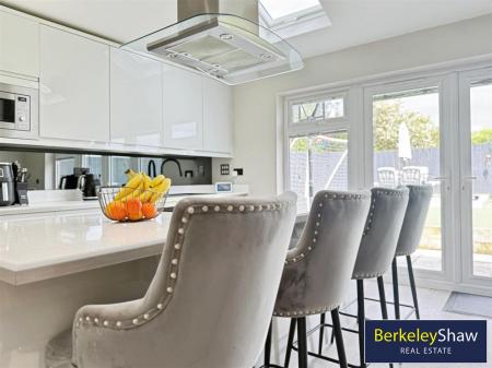 Kitchen/Dining Area