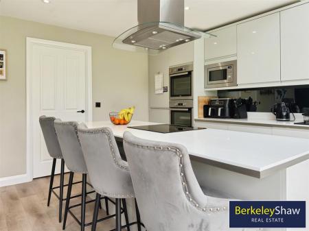 Kitchen/Dining Area