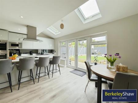 Kitchen/Dining Area