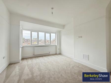 Bedrooms 1 (master)