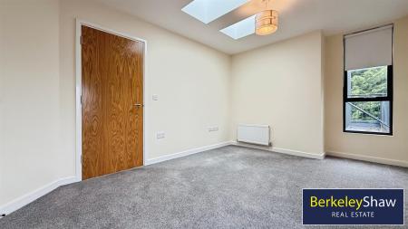 Bedroom 2 (2)