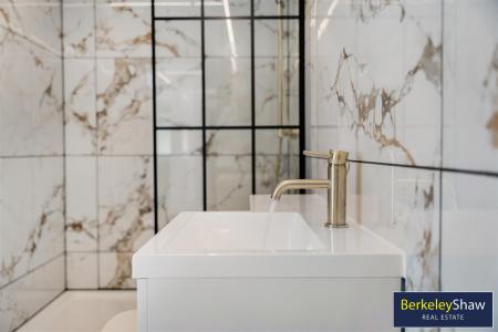 Family Shower Room