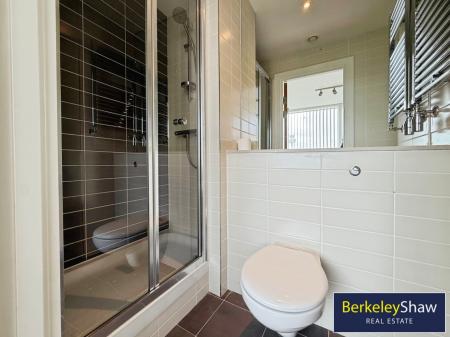 Bedroom 1 (en suite)